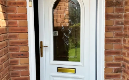 customer struggling to lock their uPVC door