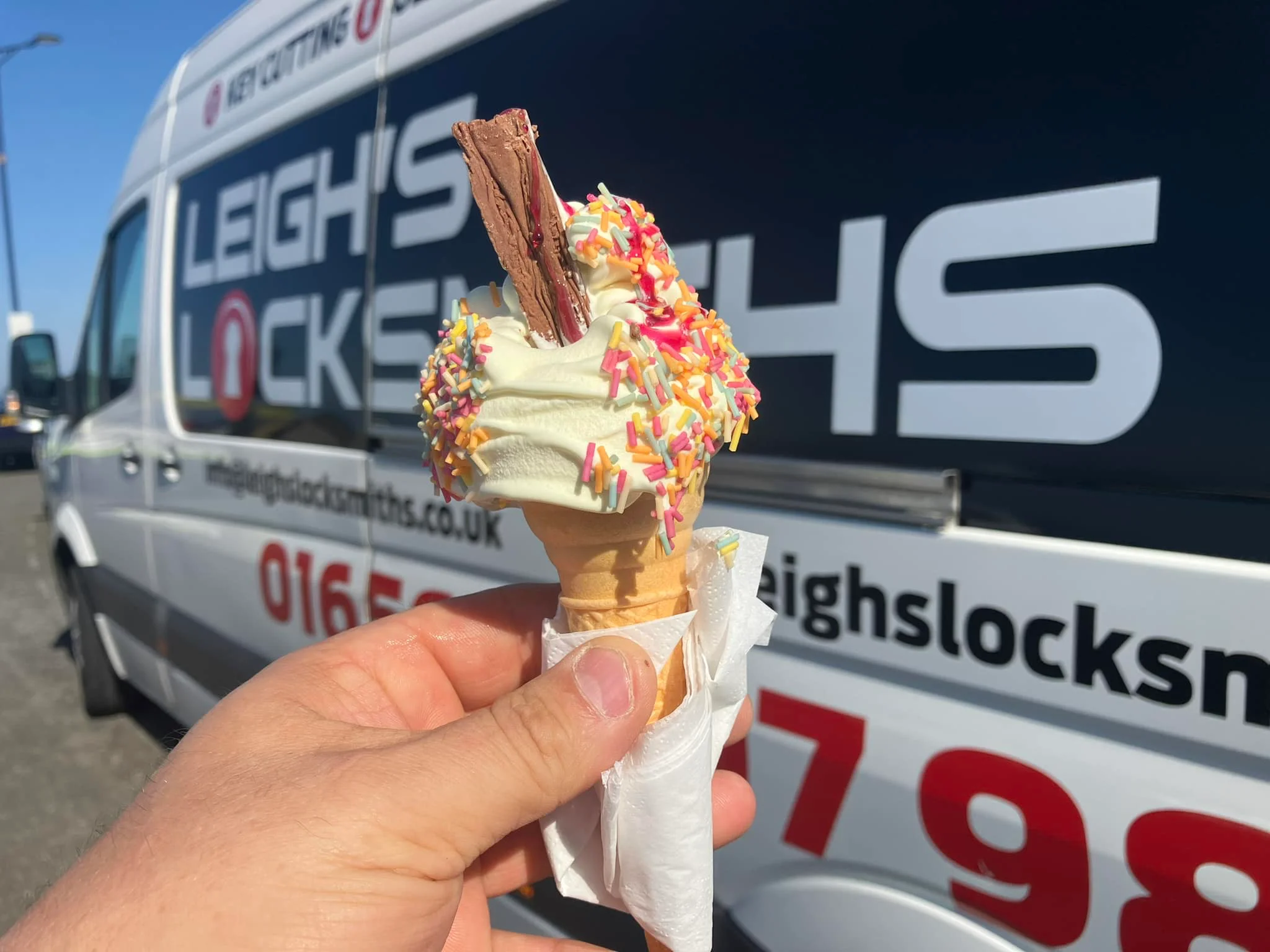 Leigh’s emergency locksmith changed two euro cylinders in Porthcawl 